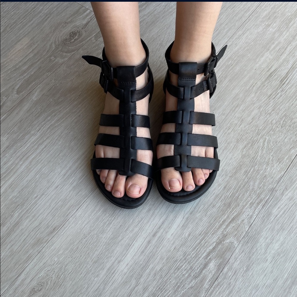 Clarks Alligator Leather Sandals In Black